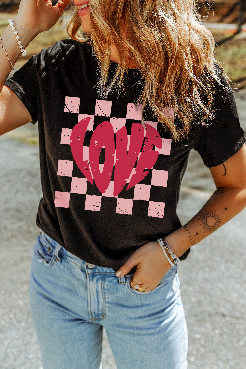 Graphic LOVE Print Crewneck Tee (online only)